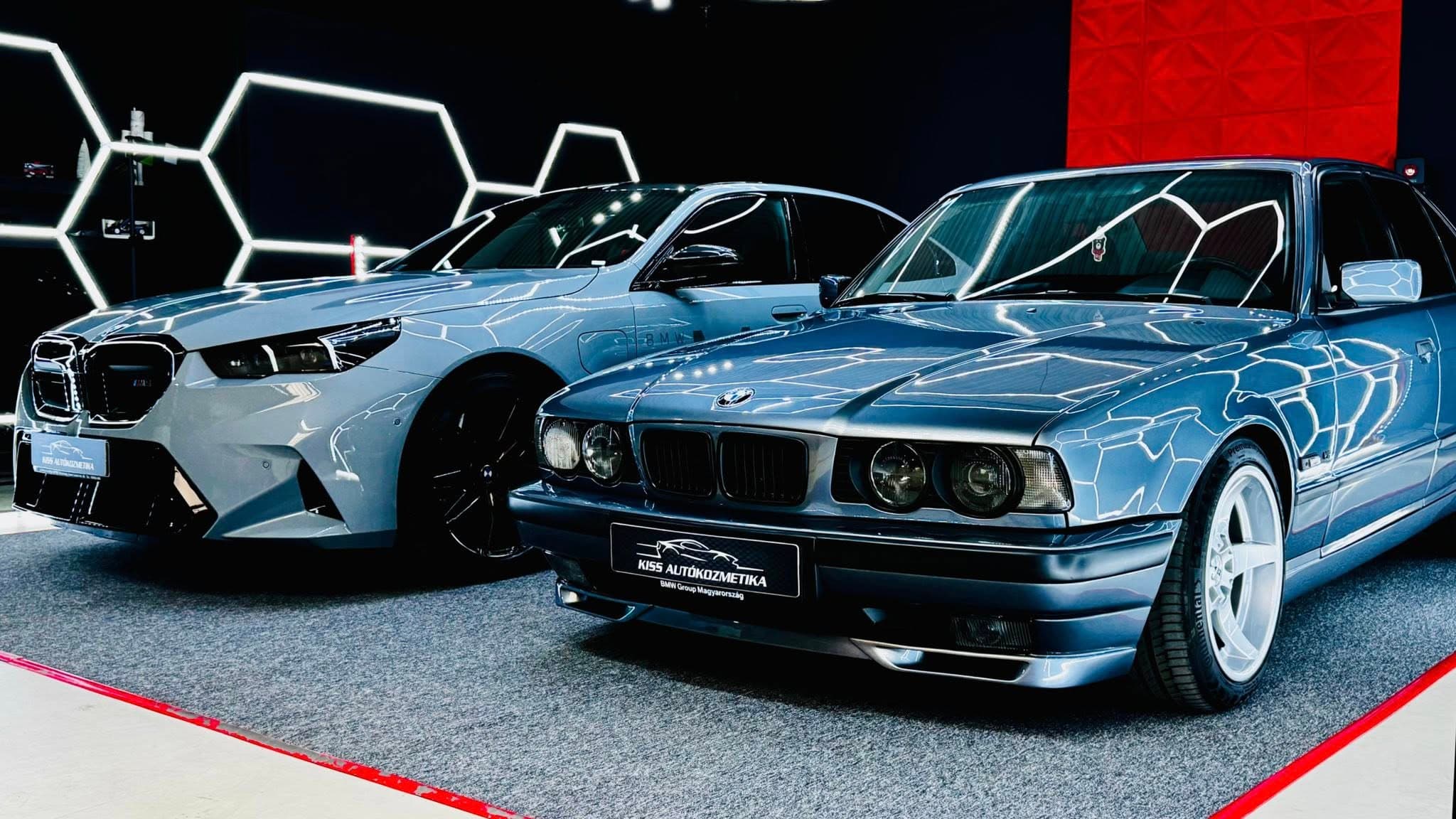 Új és klasszikus BMW egymás mellett a műhelyben